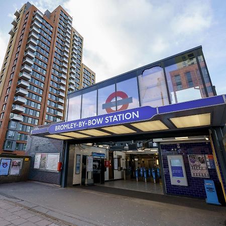 Stylish Fully-Equipped One Bedroom Apartment With Extra Sofa Bed, Free Secure Parking, Onsite Gym, 24Hr Security & Concierge London Bagian luar foto
