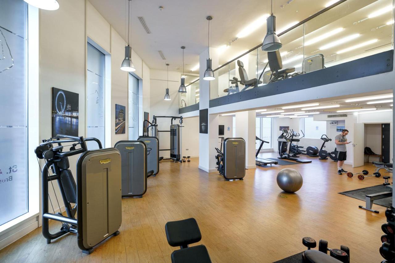 Stylish Fully-Equipped One Bedroom Apartment With Extra Sofa Bed, Free Secure Parking, Onsite Gym, 24Hr Security & Concierge London Bagian luar foto